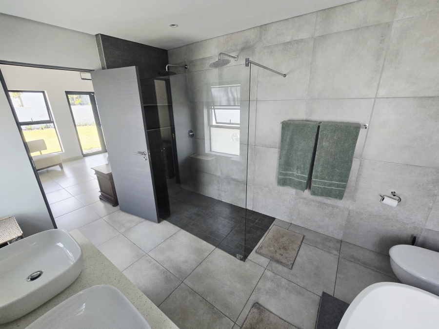 4 Bedroom Property for Sale in Kingswood Golf Estate Western Cape